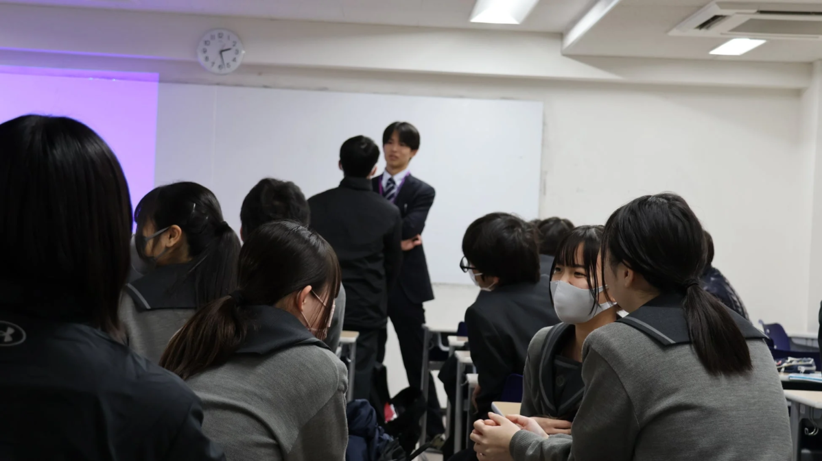 授業を受ける生徒たち