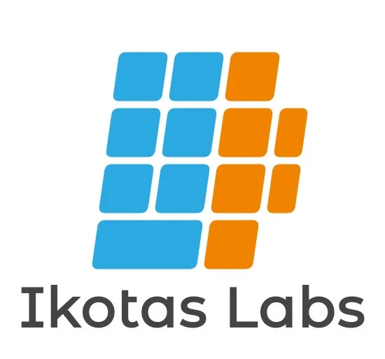白背景に、青とオレンジの四角形がグリッド状に配置されたロゴマークと「Ikotas Labs」の文字