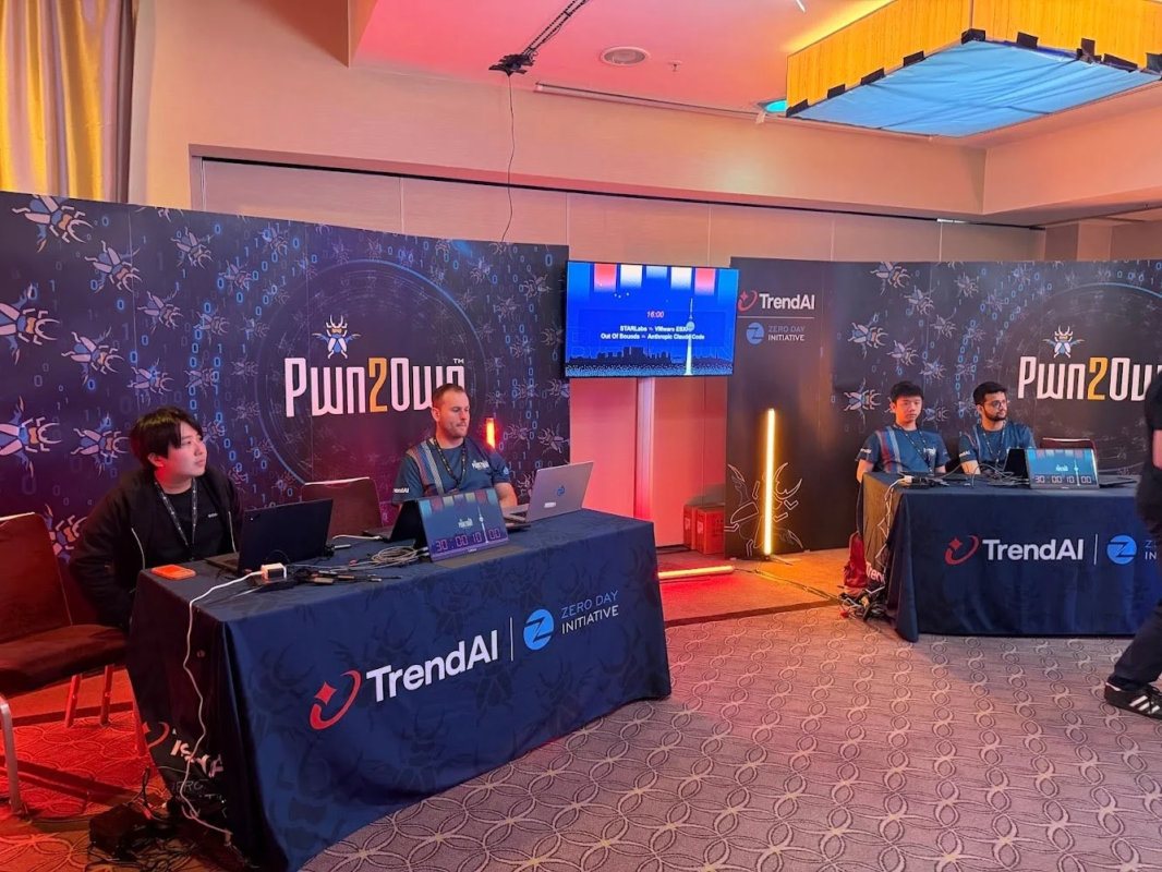 サイバーセキュリティのハッキングコンペティション「Pwn2Own」の会場風景